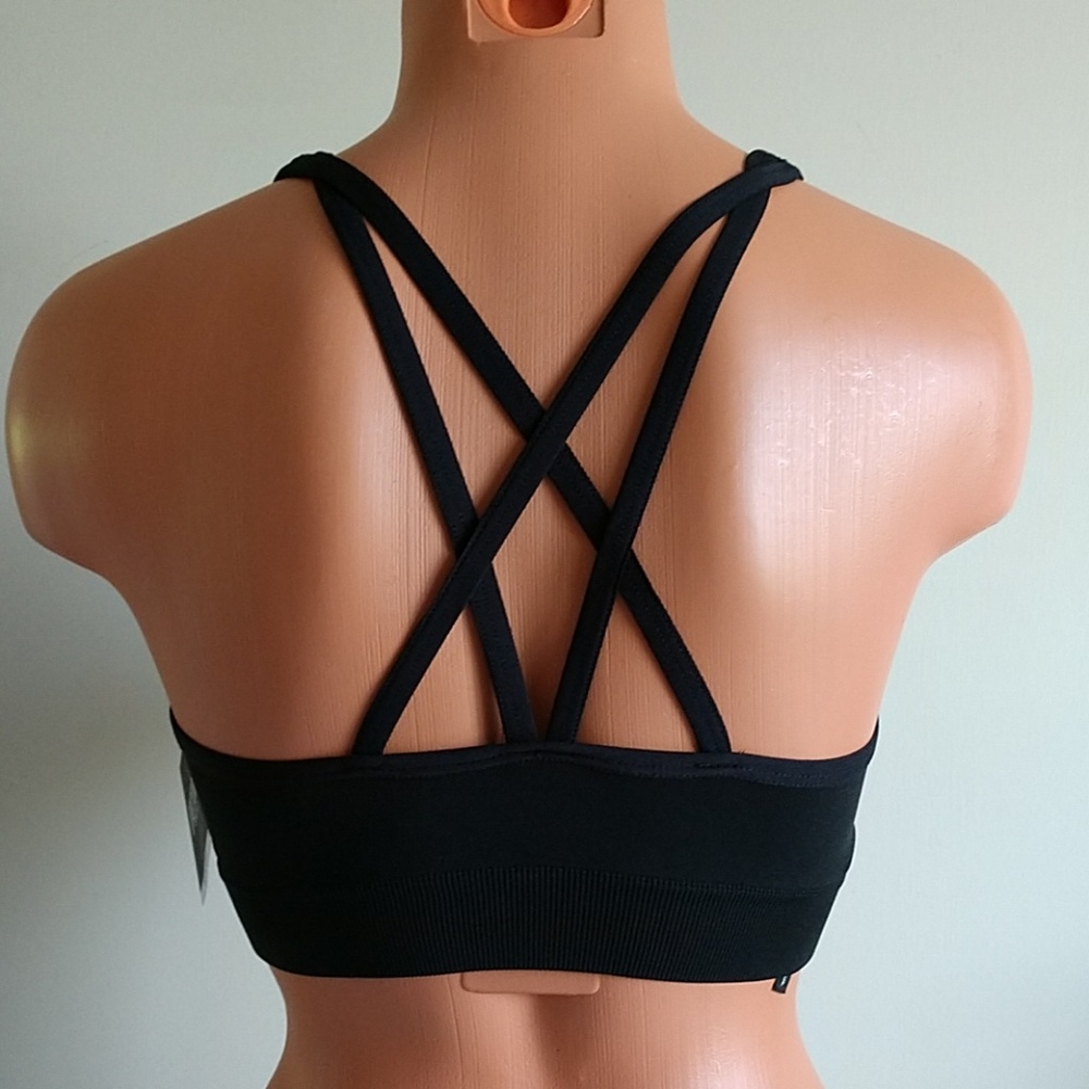 Size M🌷 VICTORIA'S SECRET SPORTS BRA.nwt - Picture 2 of 2